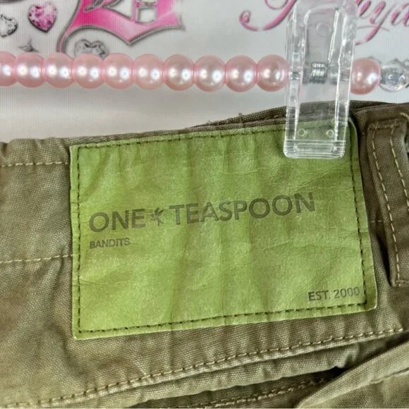 One Teaspoon shorts cargo style pockets buttons Olive Green Women Shorts - Picture 9 of 12